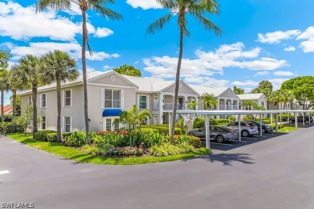 815 Gulf Pavilion Drive Naples FL 34108