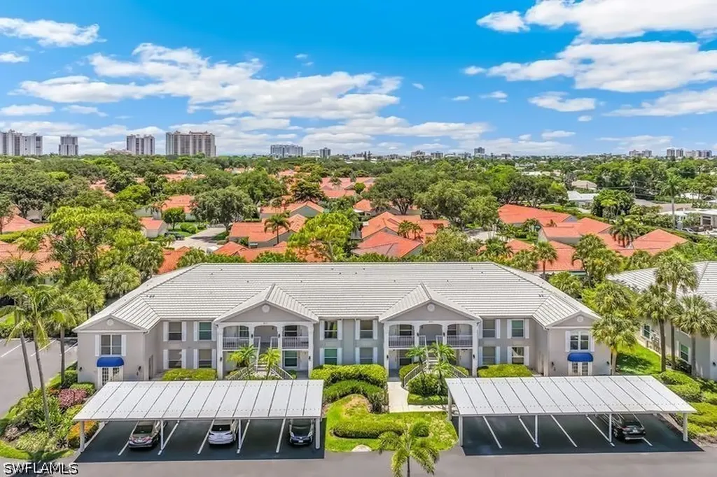 815 Gulf Pavilion Drive Naples FL 34108