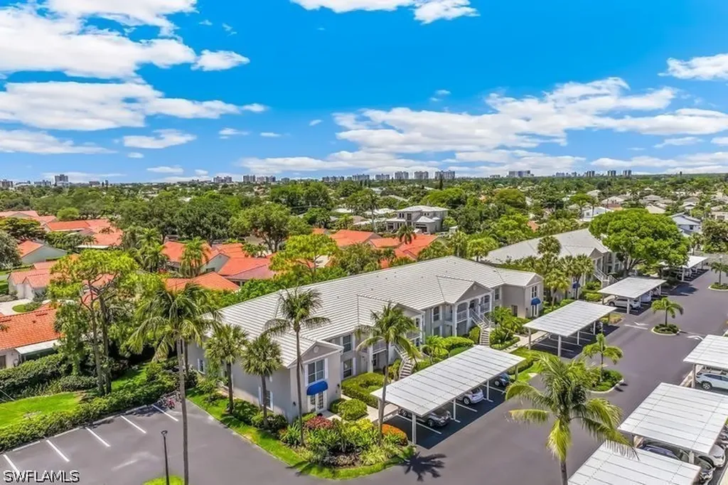 815 Gulf Pavilion Drive Naples FL 34108