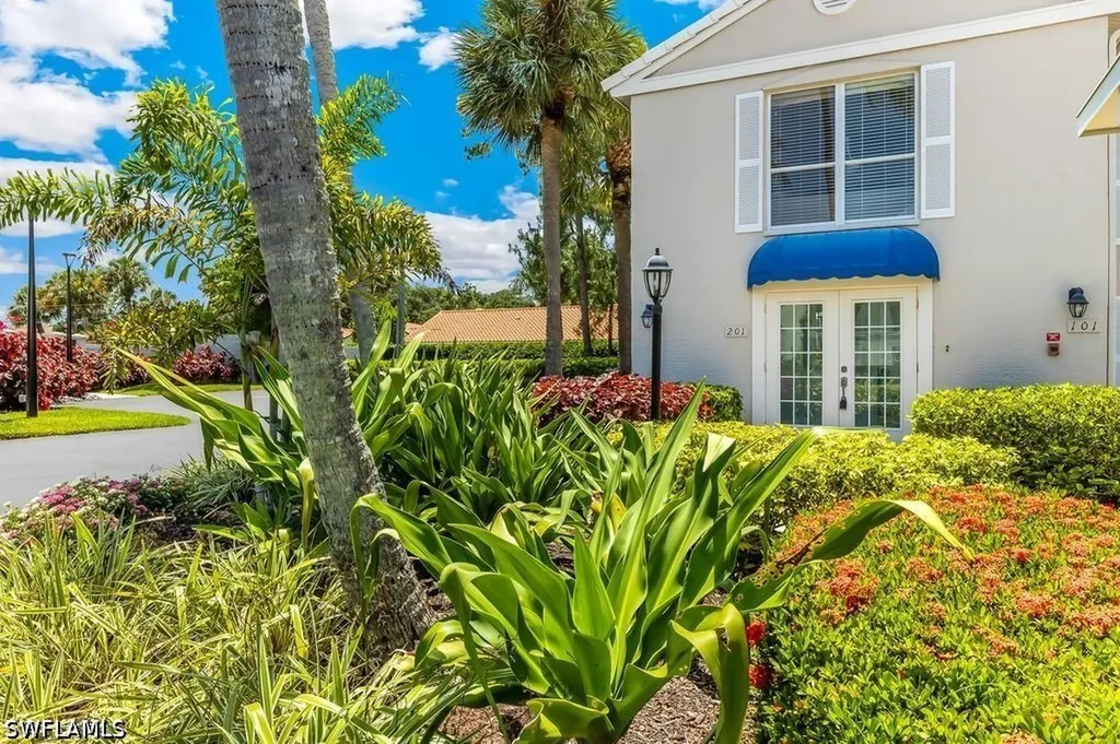 815 Gulf Pavilion Drive Naples FL 34108