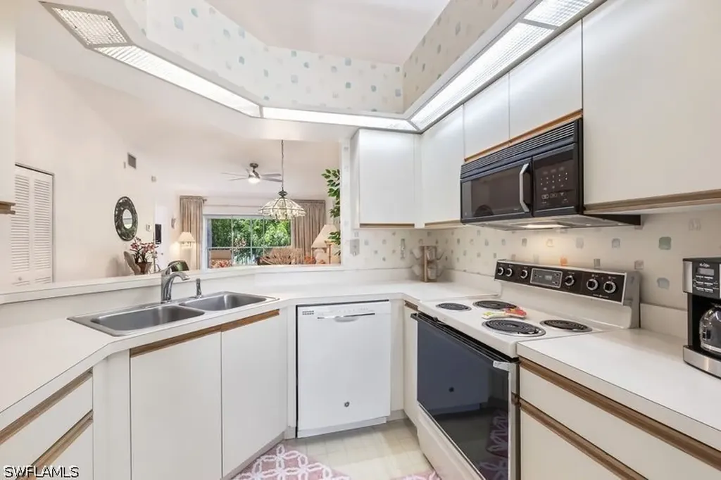 815 Gulf Pavilion Drive Naples FL 34108
