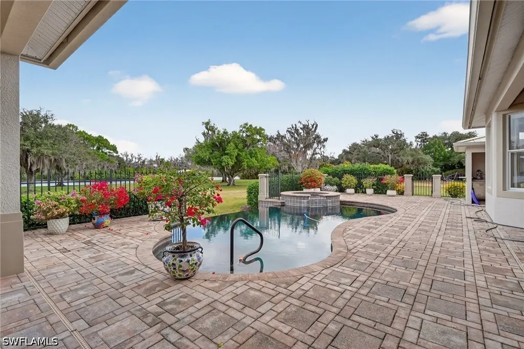 1964 Rialto Way Alva FL 33920