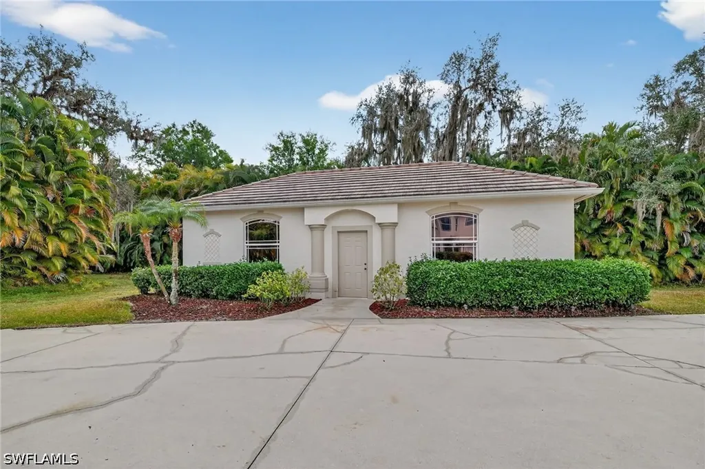 1964 Rialto Way Alva FL 33920