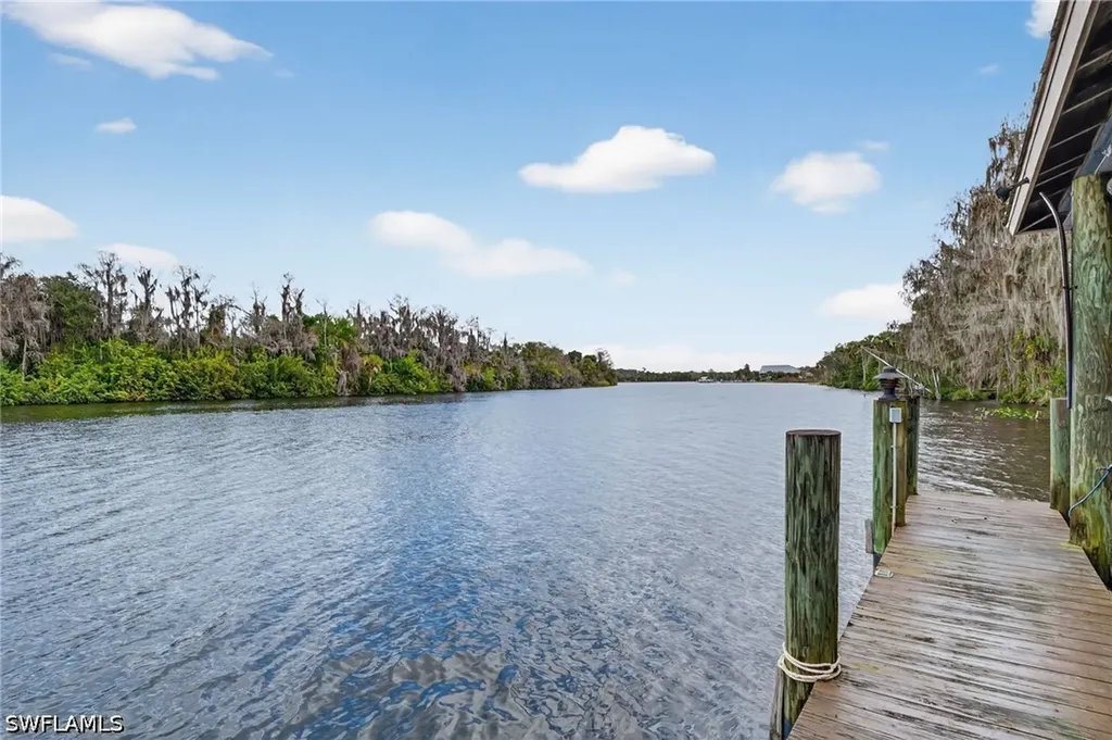 1964 Rialto Way Alva FL 33920