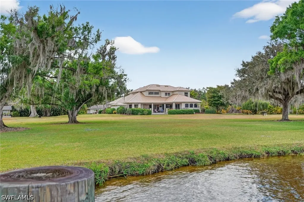 1964 Rialto Way Alva FL 33920