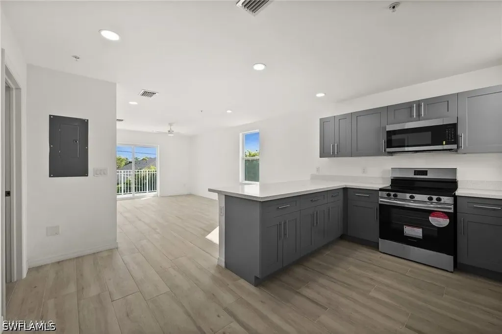 3815 Chiquita Boulevard S Cape Coral FL 33914