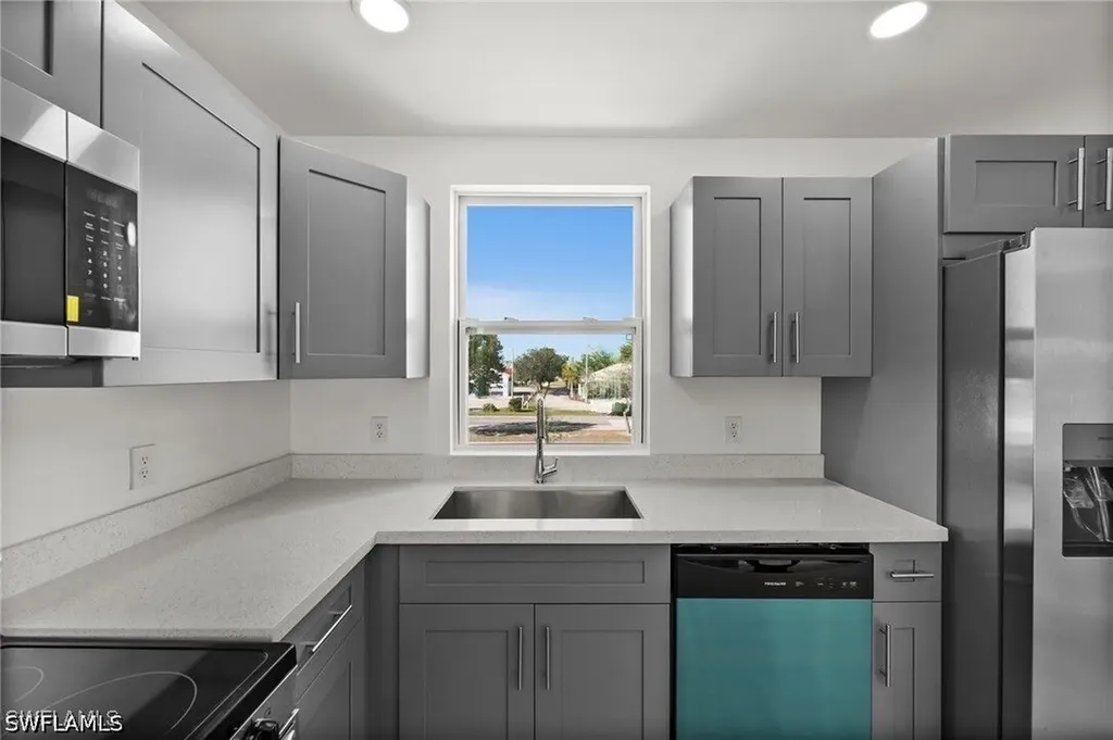 3815 Chiquita Boulevard S Cape Coral FL 33914