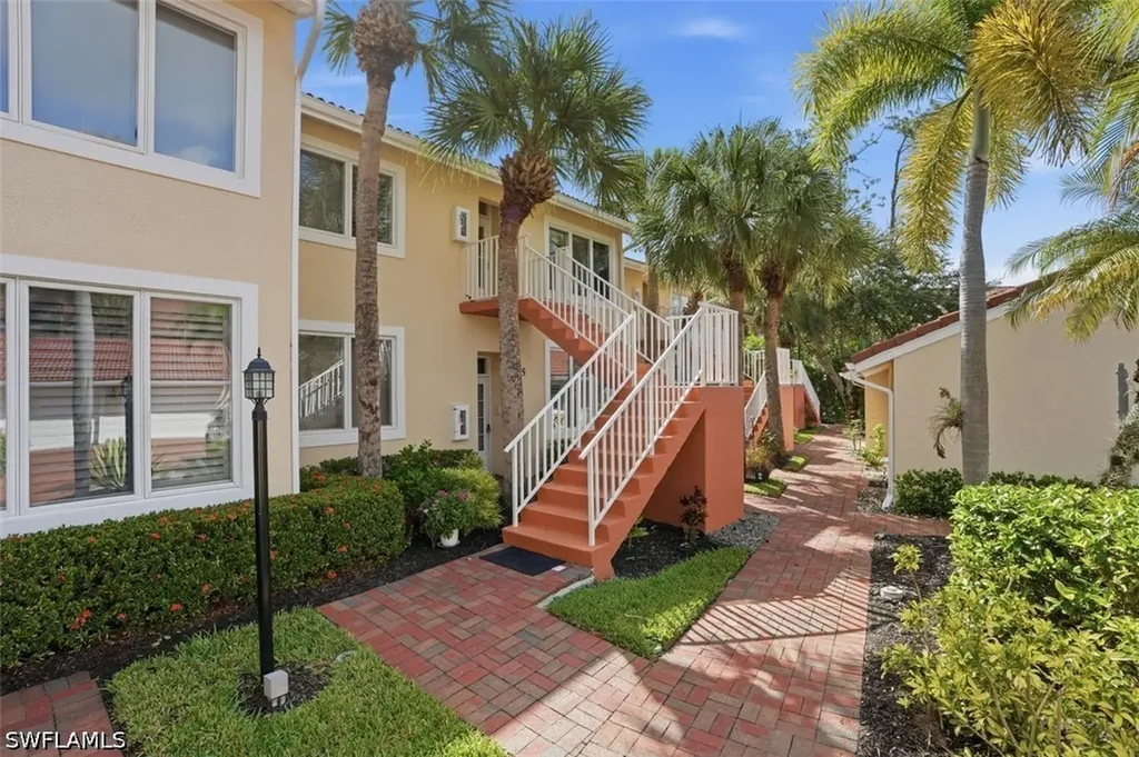 Naples FL, 2365 Hidden Lake Drive, Unit 4306