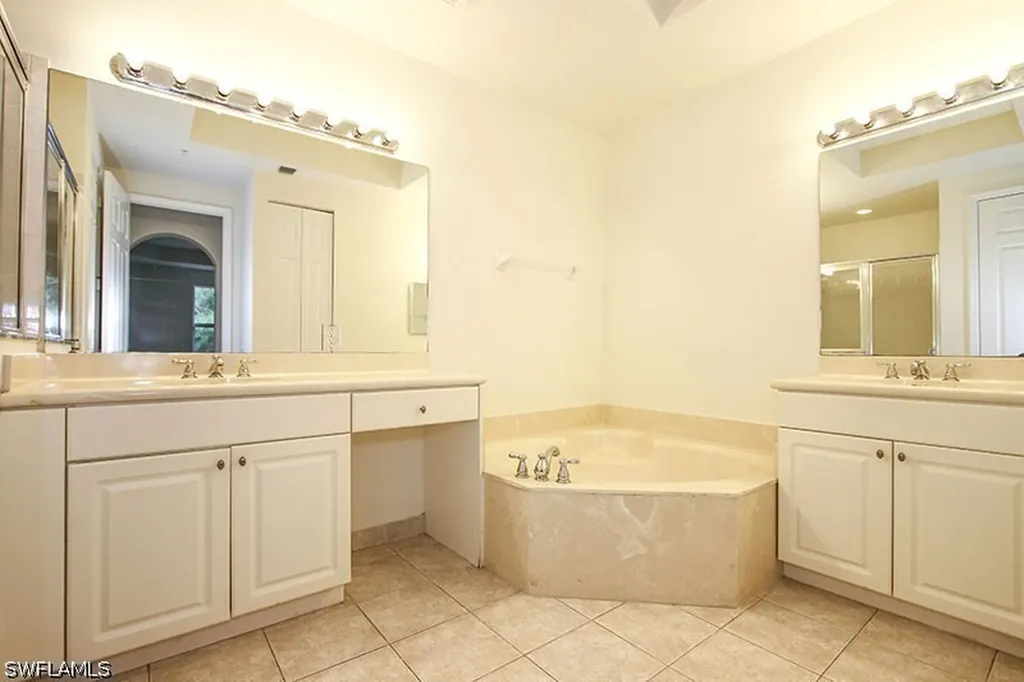 1315 Mariposa Circle Naples FL 34105
