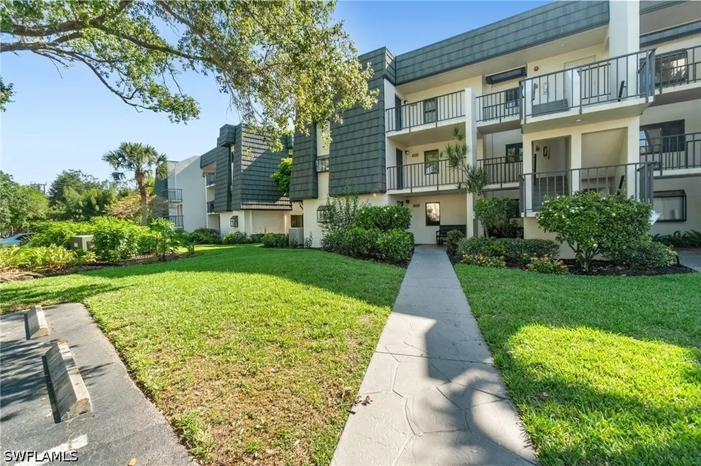 1526 Oyster Catcher Point Naples FL 34105