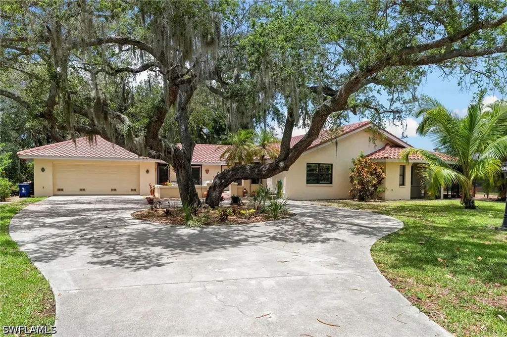 27565 Imperial Shores Boulevard Bonita Springs FL 34134
