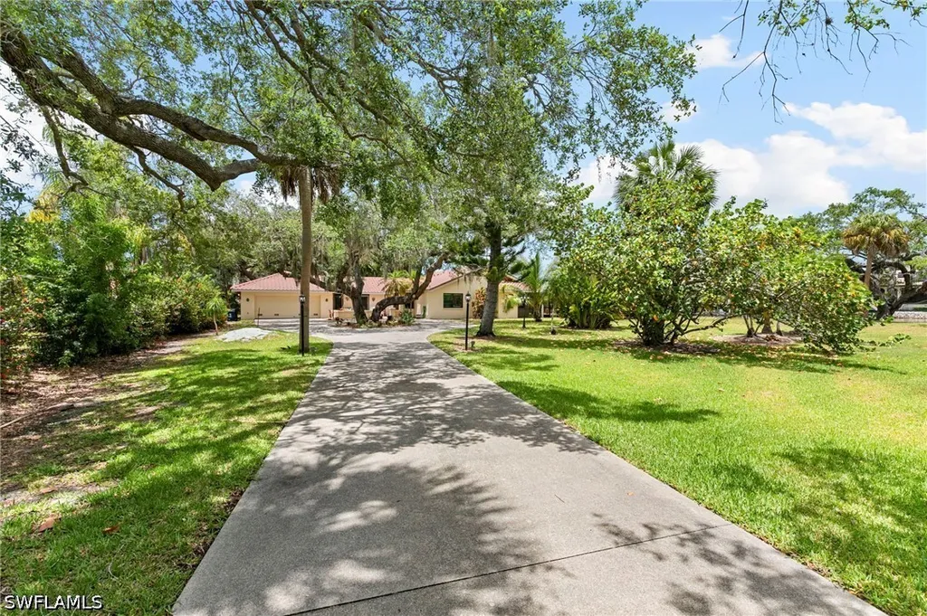 27565 Imperial Shores Boulevard Bonita Springs FL 34134