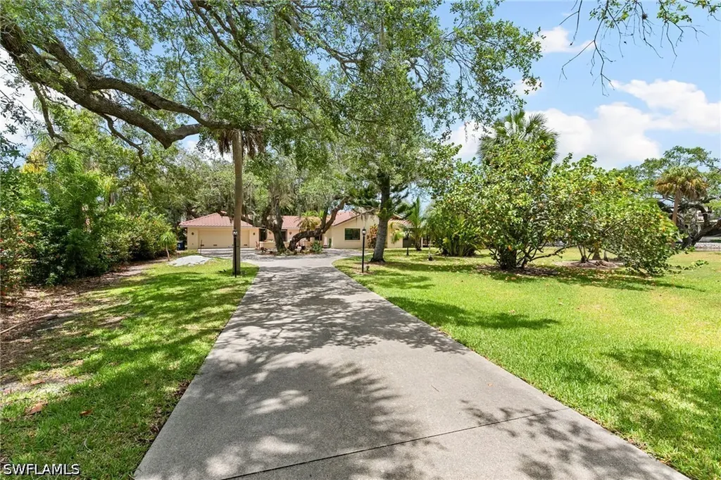 27565 Imperial Shores Boulevard Bonita Springs FL 34134