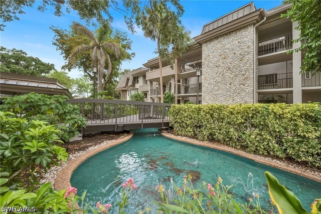 Naples FL, 5954 Pelican Bay Boulevard, Unit 235