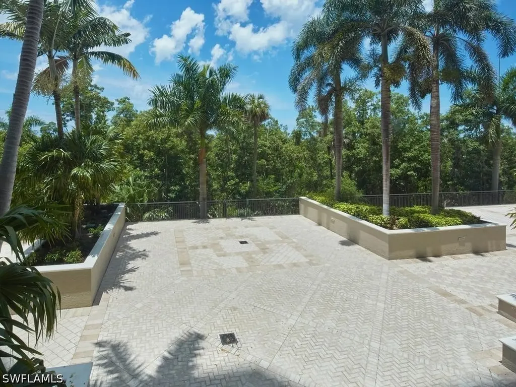 7225 Pelican Bay Boulevard Naples FL 34108