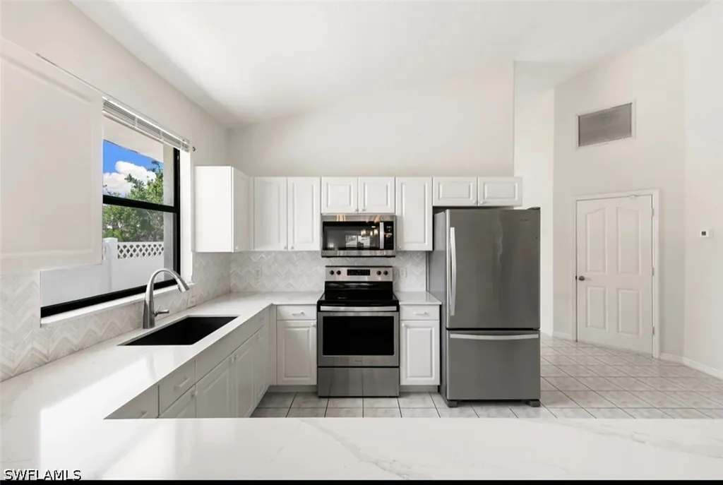 594 108th Avenue N Naples FL 34108