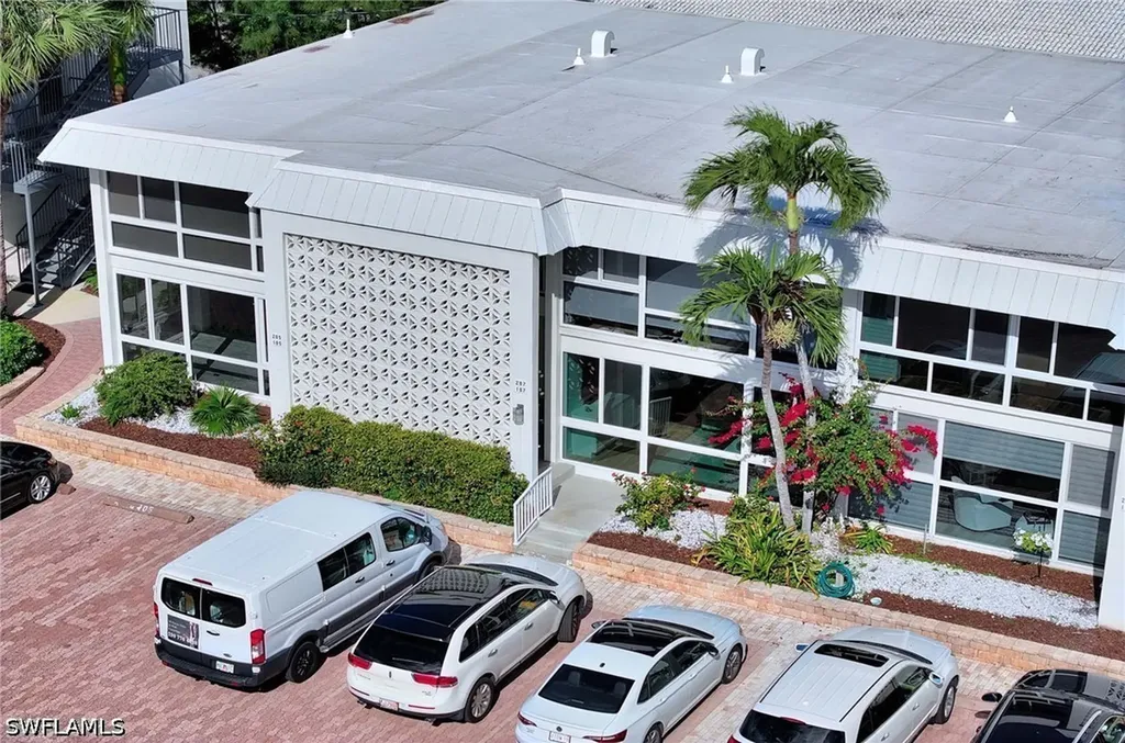 2100 Gulf Shore Boulevard N Naples FL 34102