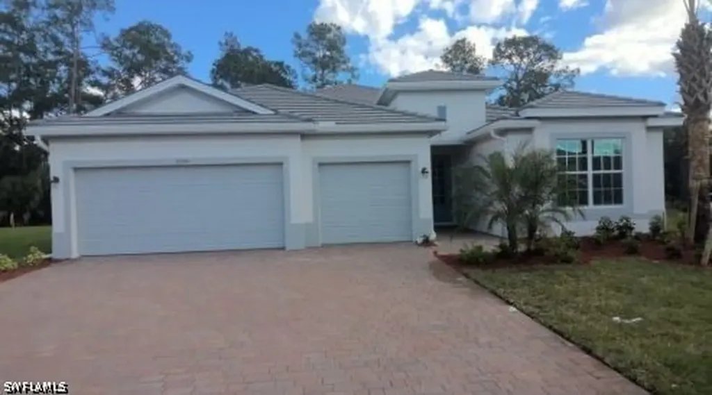 Alva FL, 17334 Rocking Chair Court
