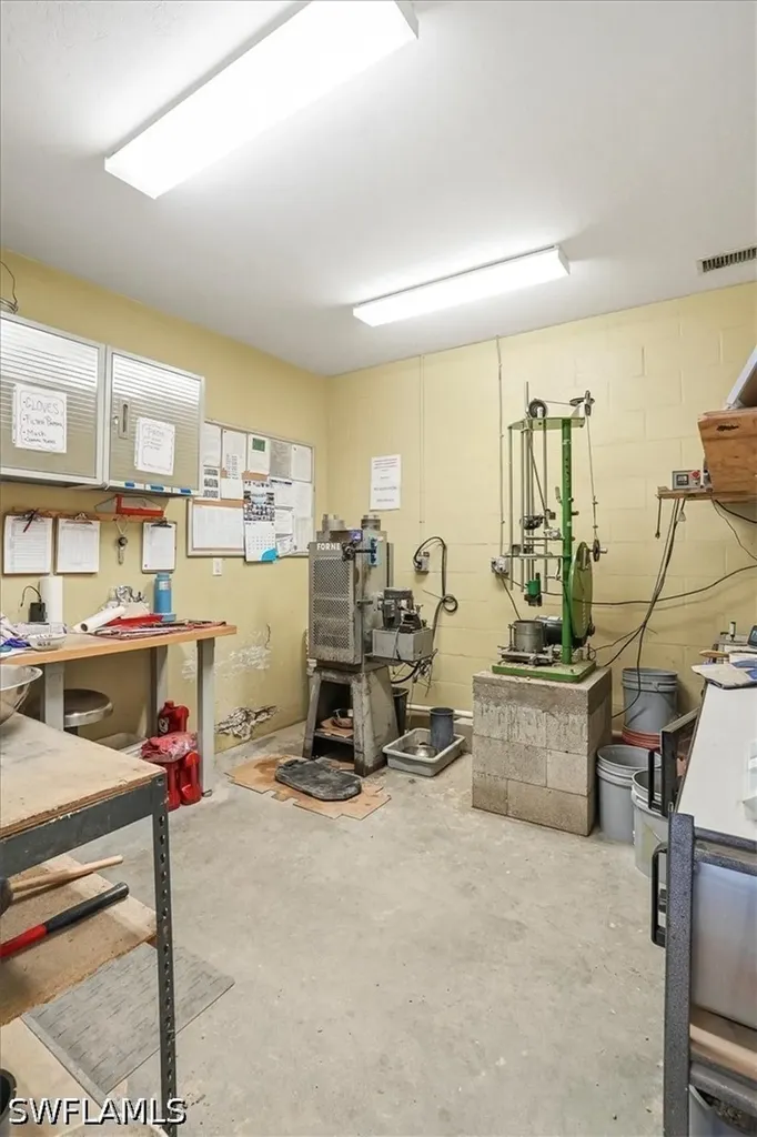 2224 Trade Center Way Naples FL 34109