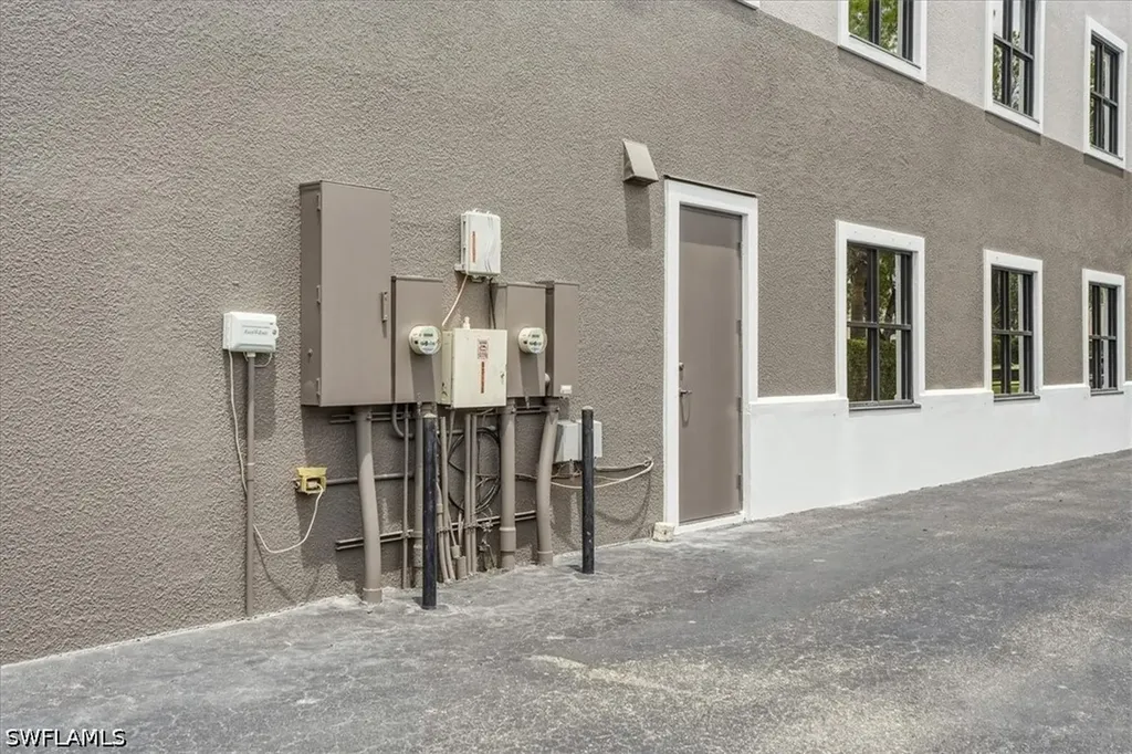 2224 Trade Center Way Naples FL 34109