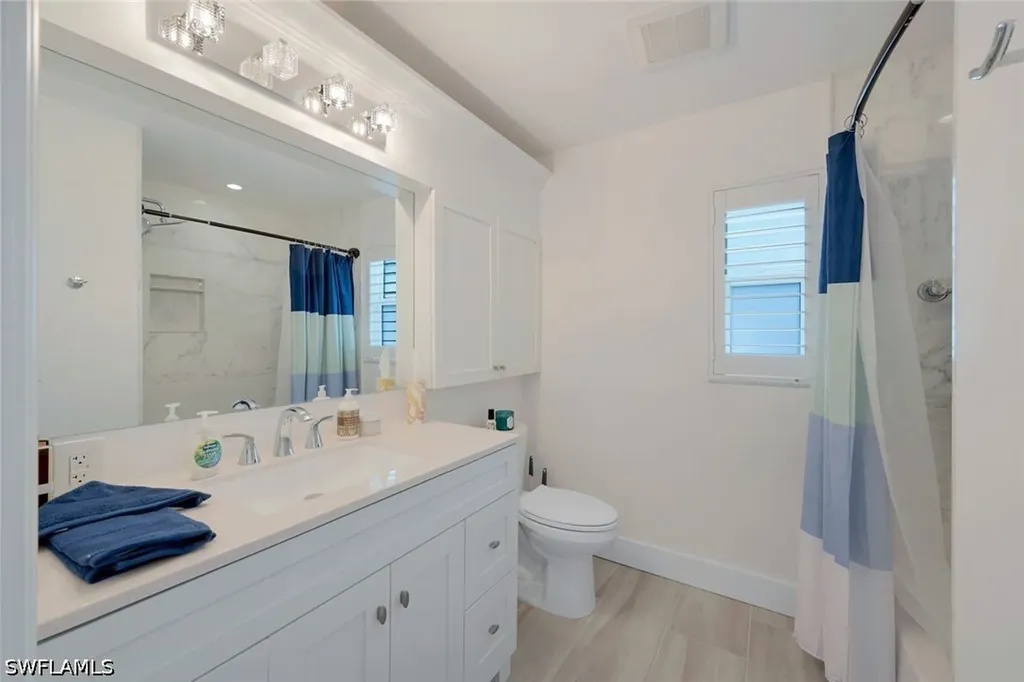 1250 Tuna Court Naples FL 34102