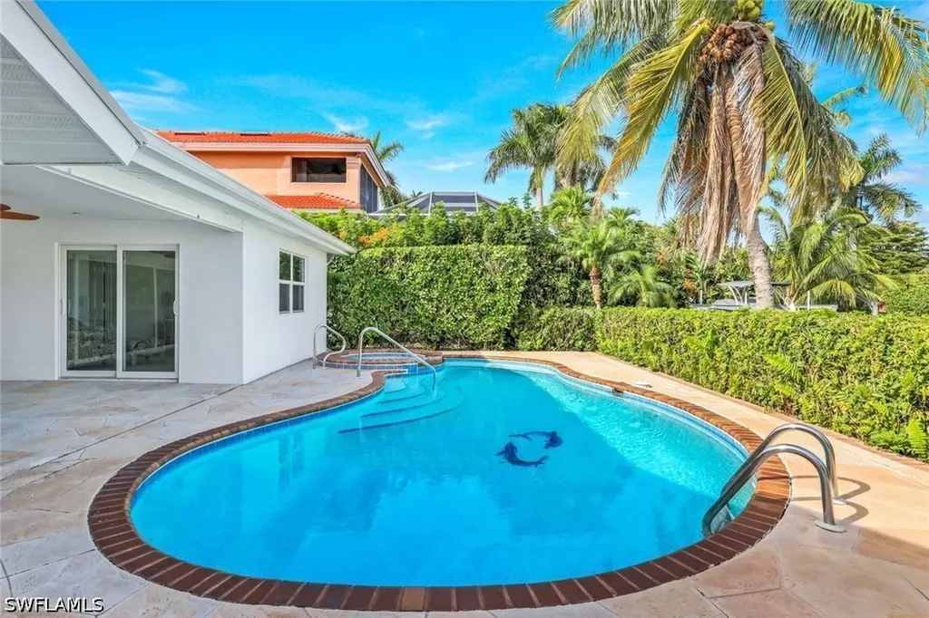 1250 Tuna Court Naples FL 34102
