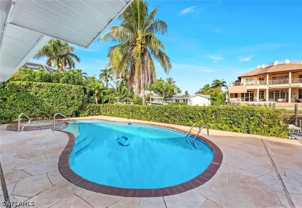 1250 Tuna Court Naples FL 34102