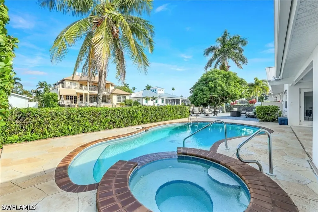 1250 Tuna Court Naples FL 34102