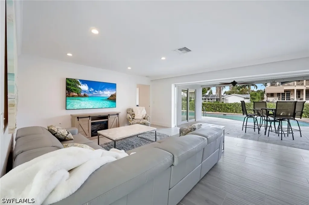 1250 Tuna Court Naples FL 34102
