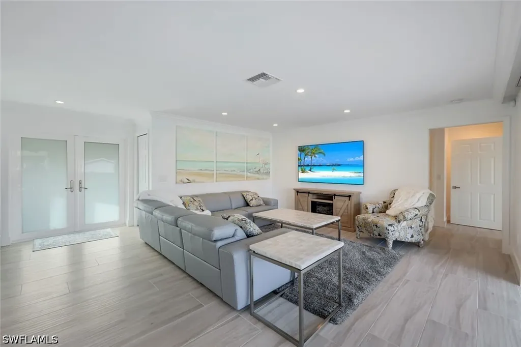 1250 Tuna Court Naples FL 34102