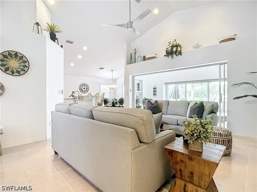 8452 Indian Wells Way Naples FL 34113