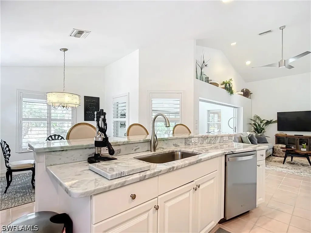 8452 Indian Wells Way Naples FL 34113