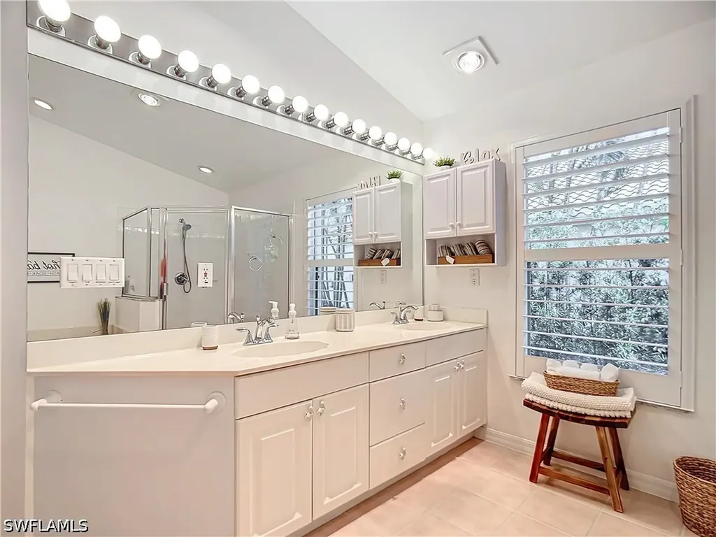 8452 Indian Wells Way Naples FL 34113
