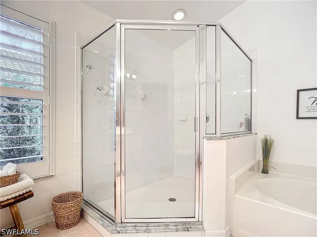 8452 Indian Wells Way Naples FL 34113