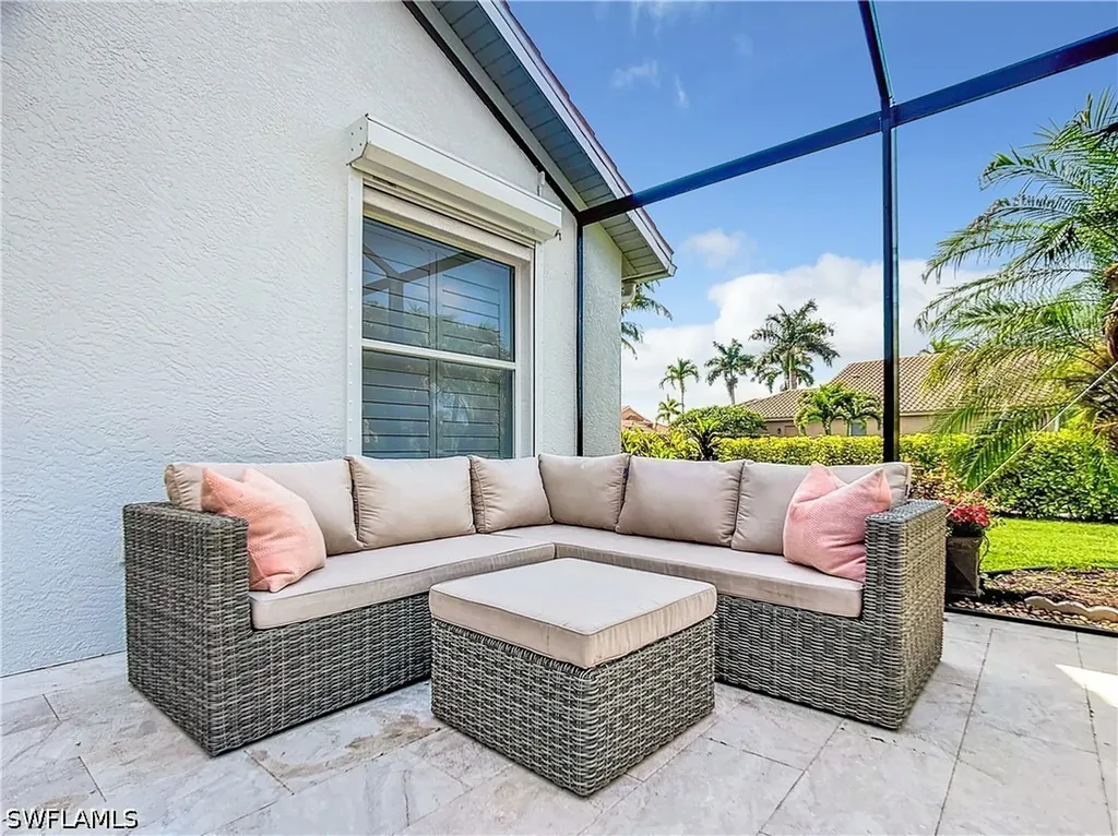 8452 Indian Wells Way Naples FL 34113