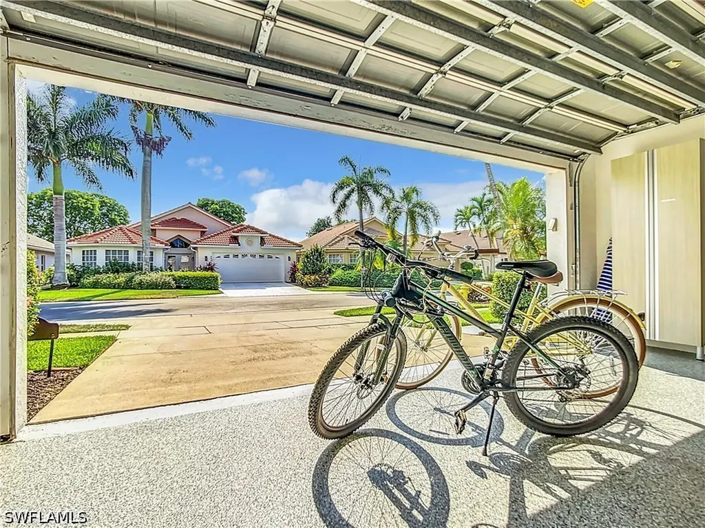 8452 Indian Wells Way Naples FL 34113