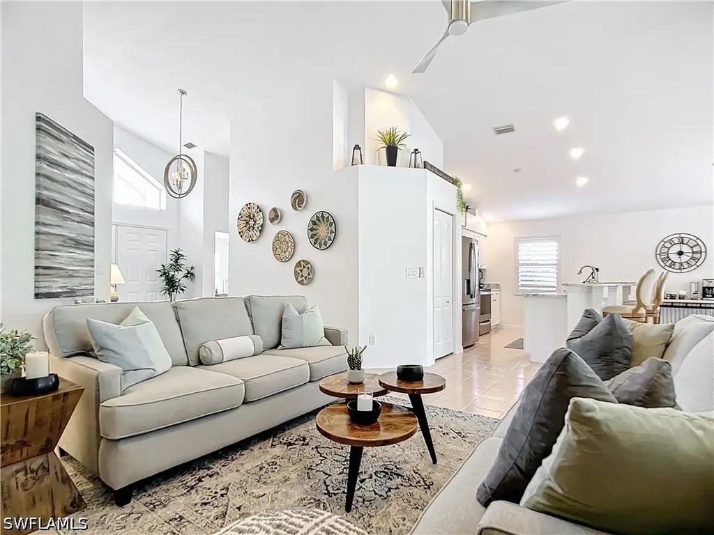 8452 Indian Wells Way Naples FL 34113