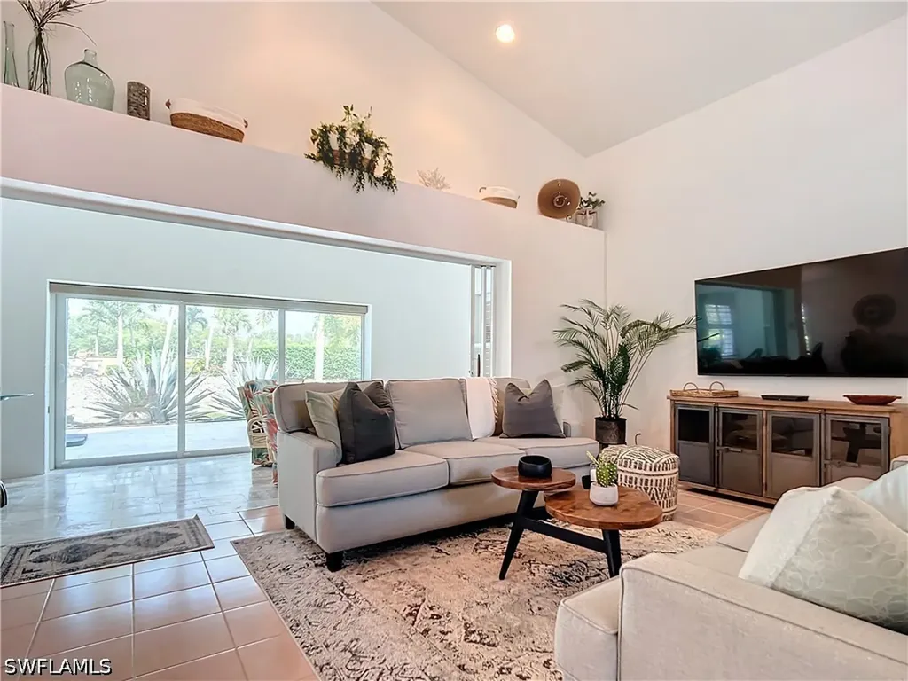 8452 Indian Wells Way Naples FL 34113