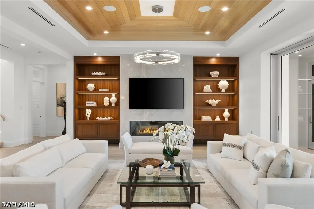 3455 Gin Lane Naples FL 34102