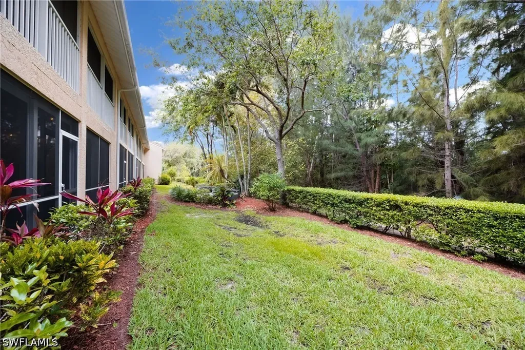 2400 Bayou Lane Naples FL 34112