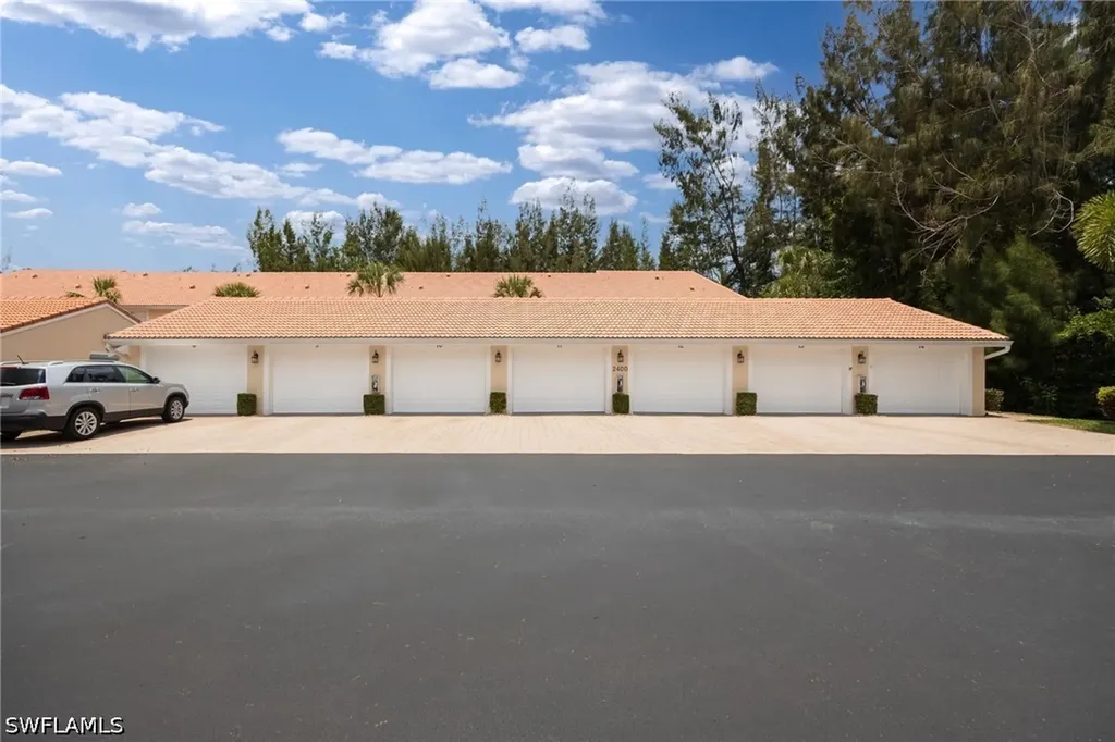 2400 Bayou Lane Naples FL 34112