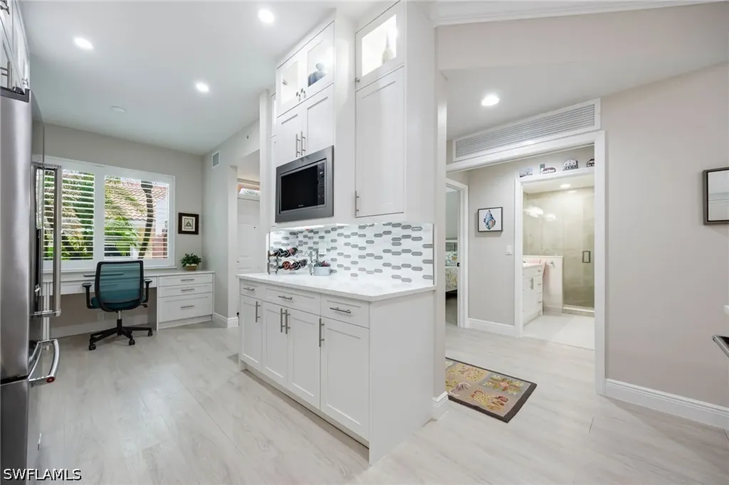 2400 Bayou Lane Naples FL 34112
