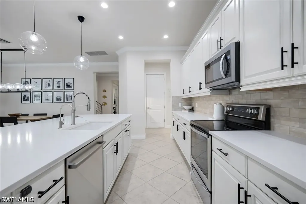 4118 Raffia Drive Naples FL 34119