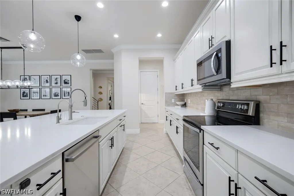 4118 Raffia Drive Naples FL 34119