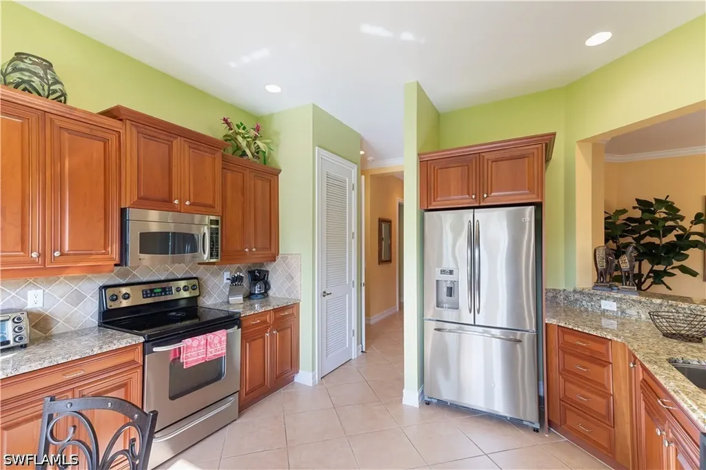 5050 Blauvelt Way Naples FL 34105