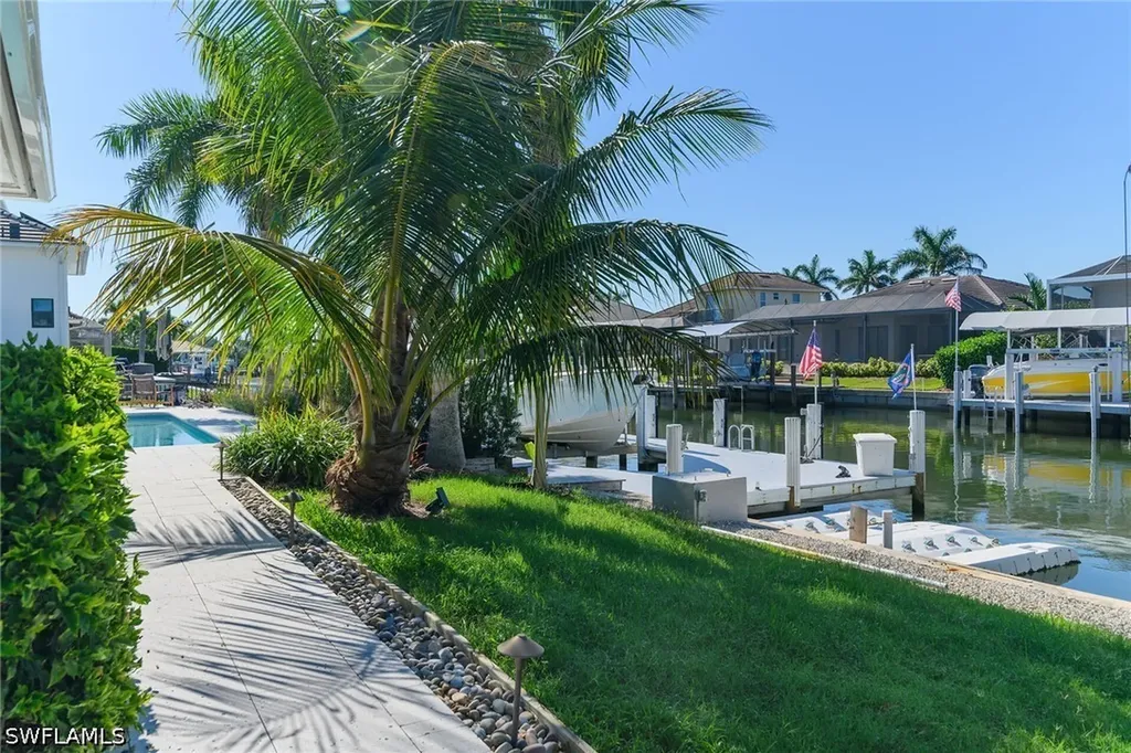 1609 Villa Court Marco Island FL 34145