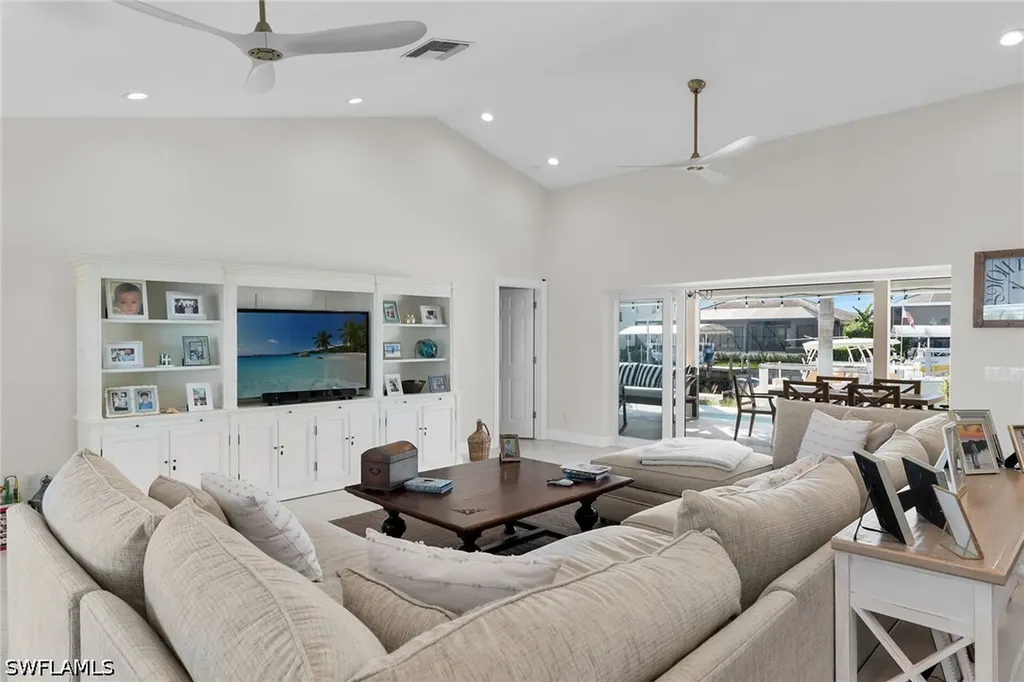 1609 Villa Court Marco Island FL 34145