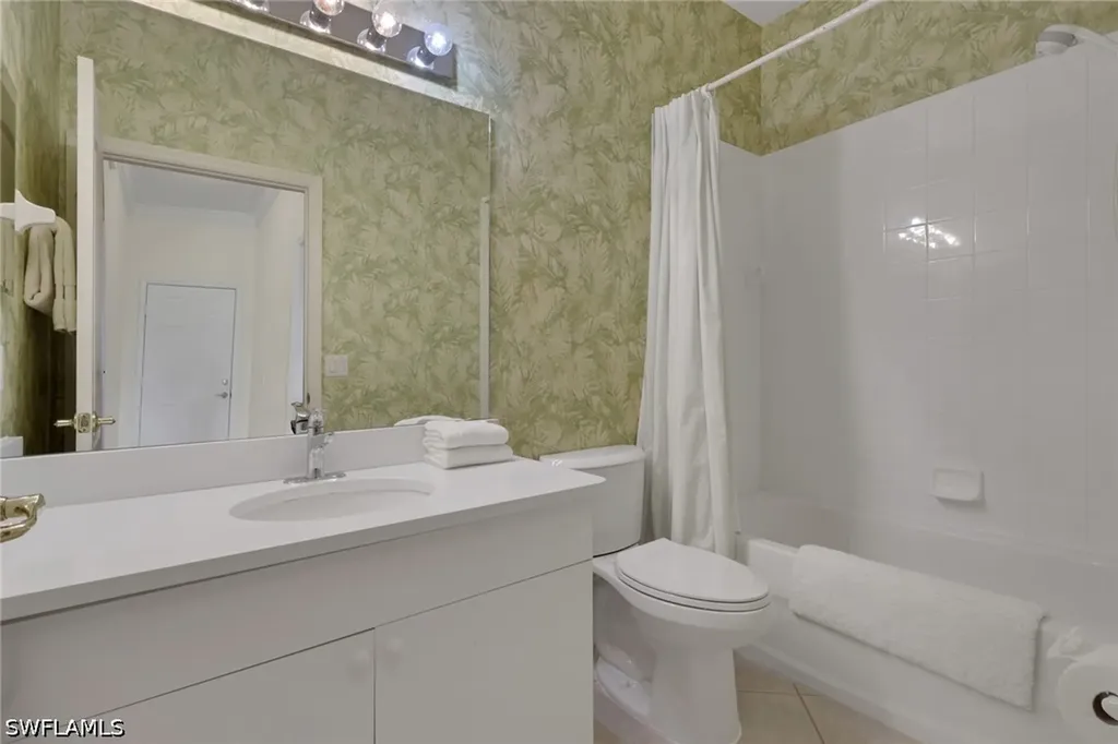 3830 Sawgrass Way Naples FL 34112