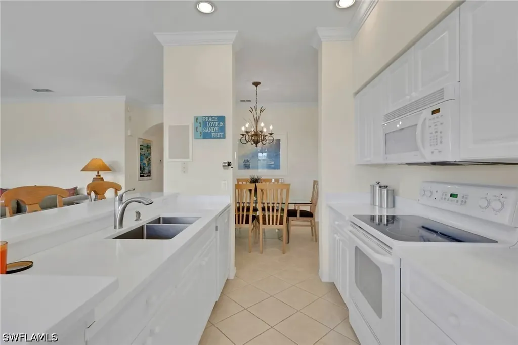 3830 Sawgrass Way Naples FL 34112
