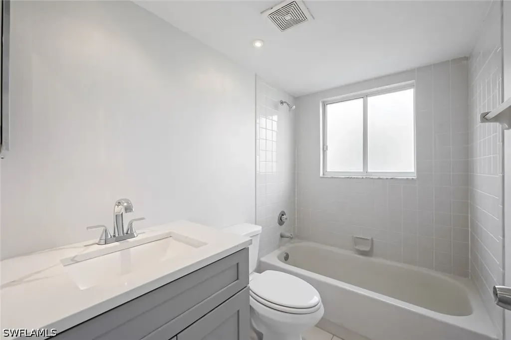 7800 Emerald Circle Naples FL 34109